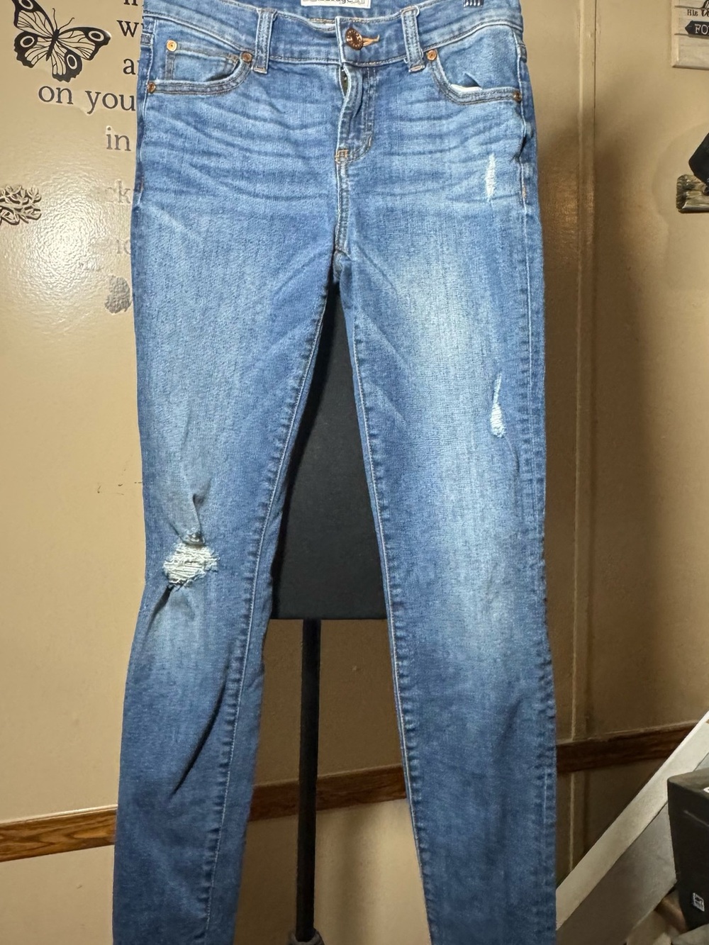 refuge Women's Light Blue Distressed Skinny Jeans